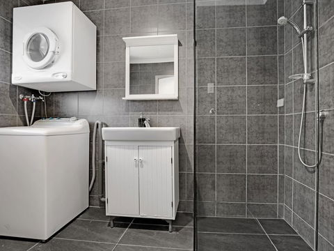 Adelaide Holiday Homes - Tourism Adelaide 3