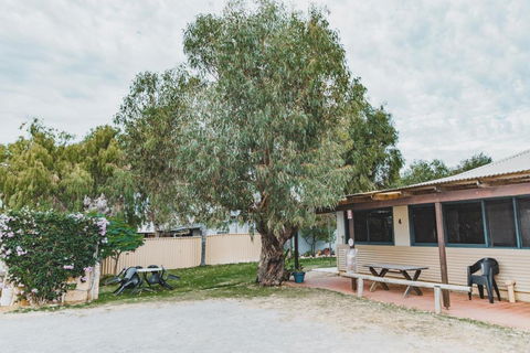 Dongara Hotel Motel - Tourism Adelaide 3