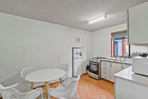 Eastern Beach Unit 1 - Tourism Adelaide 1