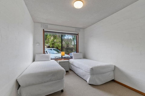 Eastern Beach Unit 1 - Tourism Adelaide 3