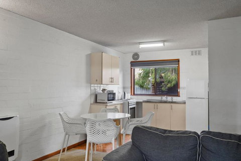 Eastern Beach Unit 2 - Tourism Adelaide 2