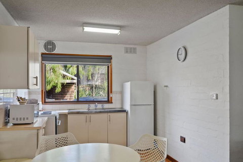 Eastern Beach Unit 2 - Tourism Adelaide 3