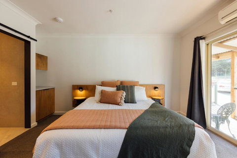 Eleven - Tourism Adelaide 2