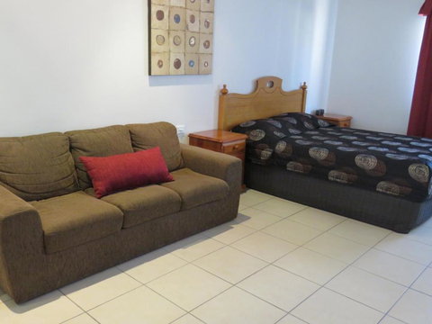 Emerald Gardens Motel & Apartments - Tourism Adelaide 1