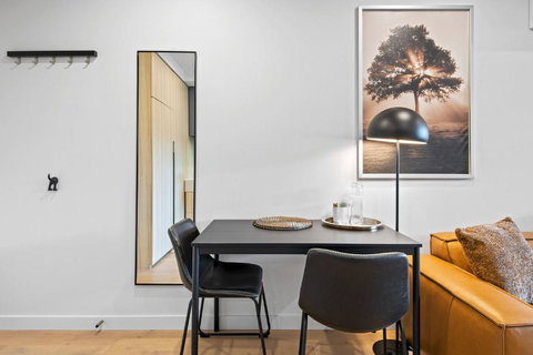 Executive Suite - 1 Bedroom In South Yarra - Tourism Adelaide 2