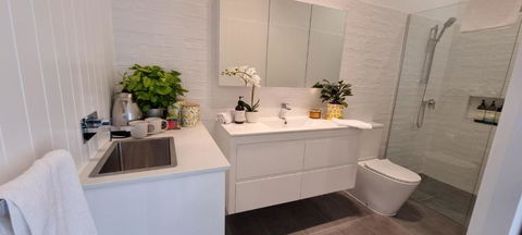 Fab 4brm Home With Pool A 15 Min Walk To Beach - Tourism Adelaide 4