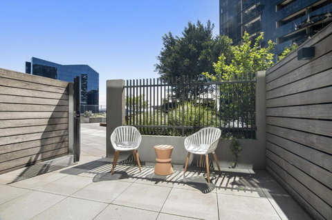 Fabulous 1-Bed With Pool And Private Courtyard - Tourism Adelaide 3