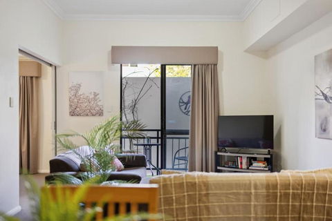 Fabulous Apt In Northbridge With Pool & WiFi - Tourism Adelaide 1