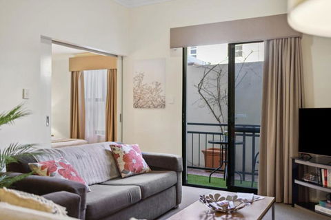 Fabulous Apt In Northbridge With Pool & WiFi - Tourism Adelaide 0