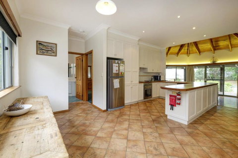 Far Shore - Tourism Adelaide 4