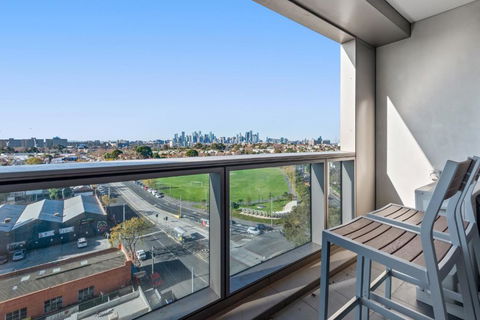 FLEMINGTON - Melbourne City Views - Tourism Adelaide 4