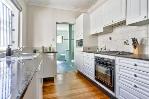 Gorgeous 2 Bedroom House Ultimo 2 E-Bikes Included - Tourism Adelaide 4