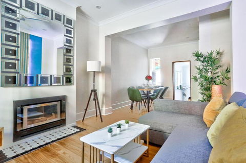Gorgeous 2 Bedroom House Ultimo 2 E-Bikes Included - Tourism Adelaide 3