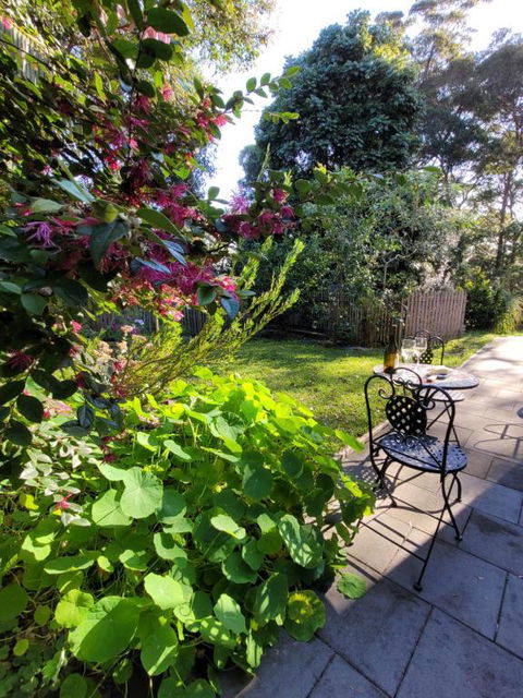Garden Rest - Tourism Adelaide 0
