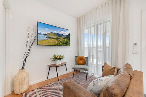 Gorgeous 3-Bed House With Spacious Shared Backyard - Tourism Adelaide 0