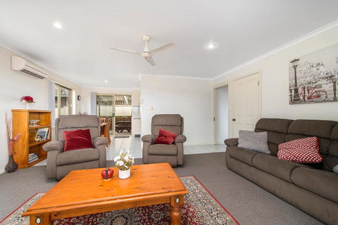 H1211 Mission Terrace Lakewood Heights Estate - Tourism Adelaide 2