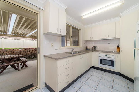 H1211 Mission Terrace Lakewood Heights Estate - Tourism Adelaide 4