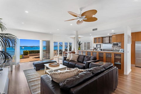 H3 Port Stephens - Tourism Adelaide 3