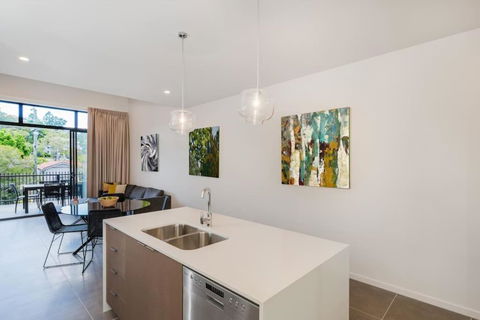 H6B - Round About Bulimba - Tourism Adelaide 1
