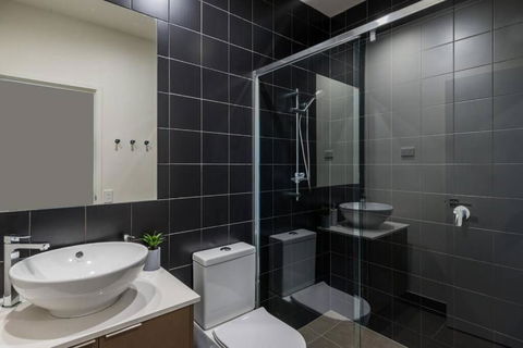 H6B - Round About Bulimba - Tourism Adelaide 4