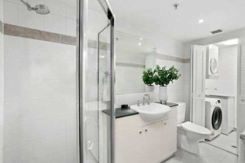 HELP1 - Chatswood Charm Central Apartment Near Station - Tourism Adelaide 3