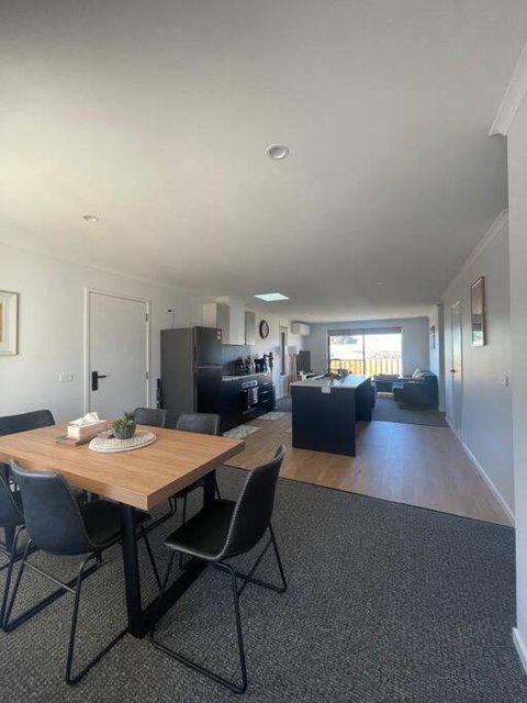 Home In Brighton - Tourism Adelaide 0