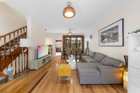 Ideally Located 3 BR With Parking & Central & Darling Harbour-10 Mins Walk - Tourism Adelaide 0