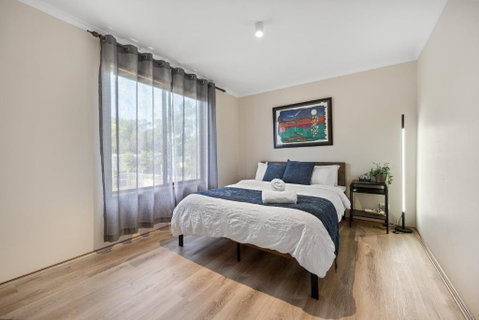 INVERLOCH Beach House - Tourism Adelaide 3