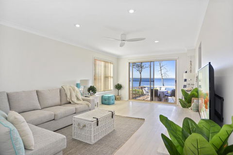Adrift Retreat - St Georges Basin Waterfront Home - Tourism Adelaide 1