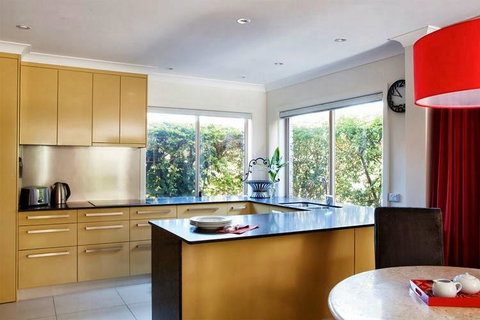 Akai Hana - Tourism Adelaide 3