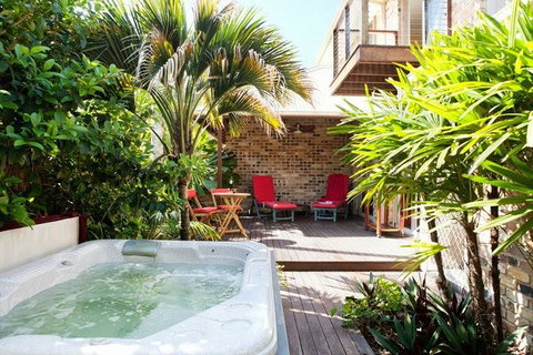 Akai Hana - Tourism Adelaide 0