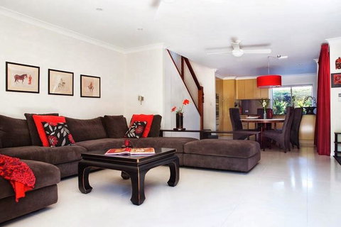 Akai Hana - Tourism Adelaide 2