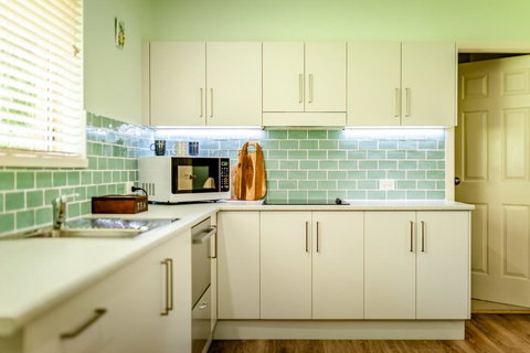 Alarks Nest Bed And Breakfast - Tourism Adelaide 3