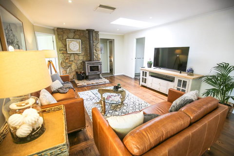 Alderwood - Tourism Adelaide 1