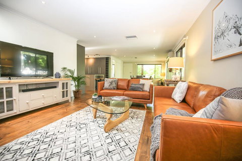 Alderwood - Tourism Adelaide 0