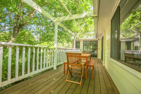 Alderwood - Tourism Adelaide 3