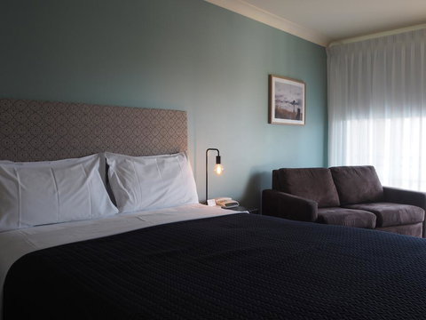 Alexandra Place - Tourism Adelaide 1