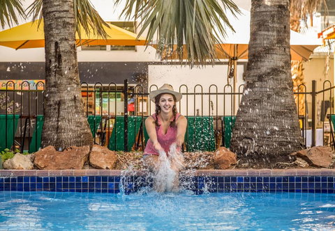 Alice Springs YHA - Tourism Adelaide 1