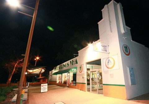 Alice Springs YHA - Tourism Adelaide 0