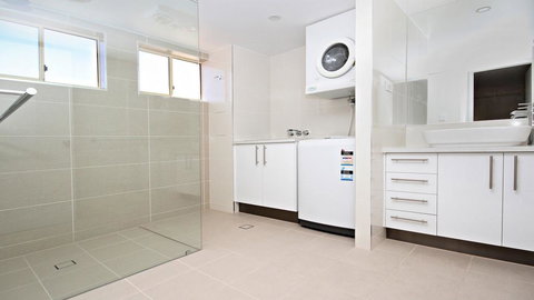 Alinga Unit 4, Amazing Ocean Views - Tourism Adelaide 3