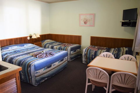Alkira Motel - Tourism Adelaide 2