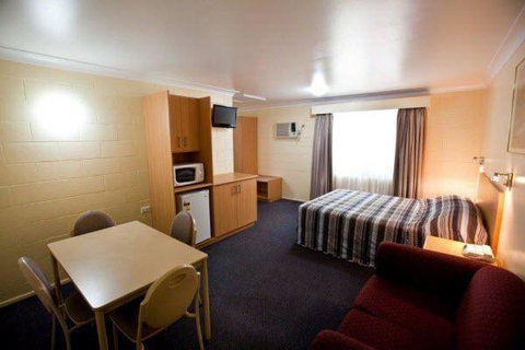 All Seasons Motor Lodge - Tourism Adelaide 3