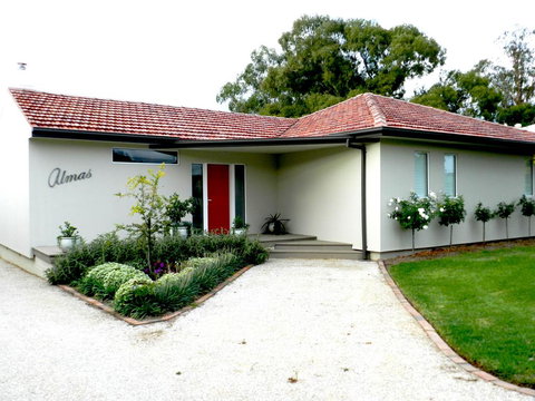 Almas Cottage - Tourism Adelaide 1