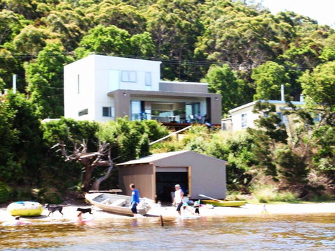 Amazing Ansons Bay Absolute Waterfront Beach House - Tourism Adelaide 0