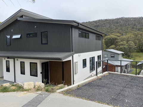 Aniyah Chalet - Tourism Adelaide 0