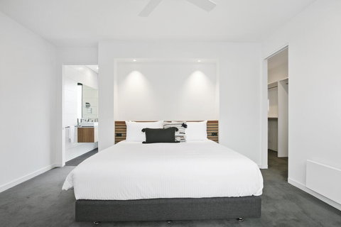 Apollo Bay Beach House - Tourism Adelaide 3