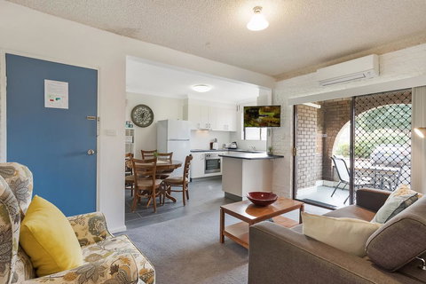 Apollo Unit 10 - Tourism Adelaide 2