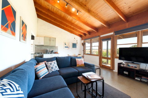 Art At Linden Gate - Tourism Adelaide 0