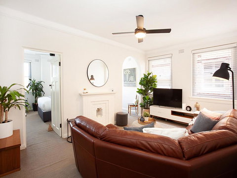 ART DECO DELIGHT-hosted By:L'Abode - Tourism Adelaide 1