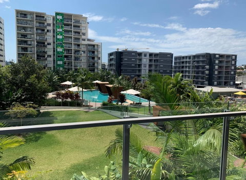 Art-Inspired, Designer APT In The Vibrant Area - Tourism Adelaide 3